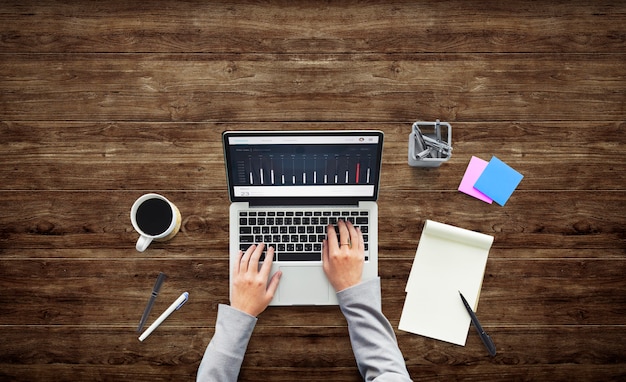 Investing in ETFs: A Beginner’s Guide to Growth in 2025