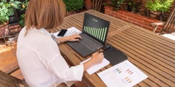 Freelancer Budgeting in 2025: 7 Tips for Income Stability - Cover Image